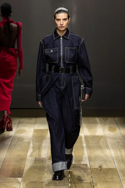 Look 35